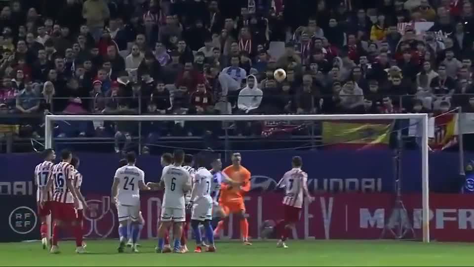 英媒：压垮骆驼的最后一根稻草，或是萨拉赫欧冠防守的懈怠