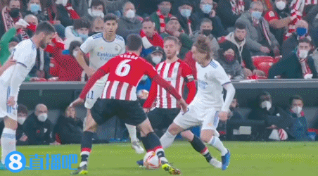 图卢兹加纳国脚阿布-弗朗西斯友谊赛重伤，法甲官方送上祝福